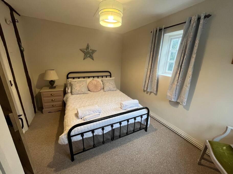 Historic Cambridgeshire Cottage Godmanchester 외부 사진